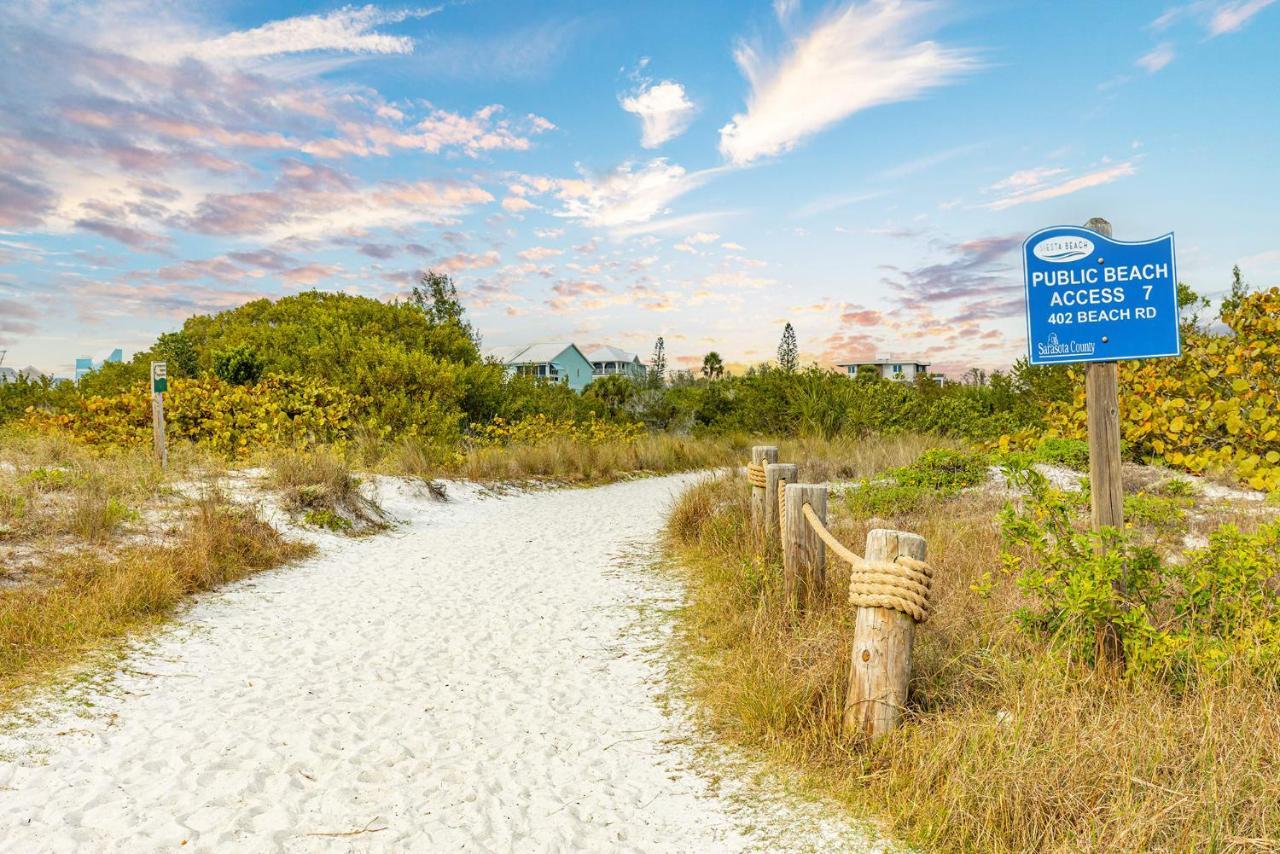 Heat Of Siesta Village Walk To Beach W Heated Pool Siesta Key Exterior photo