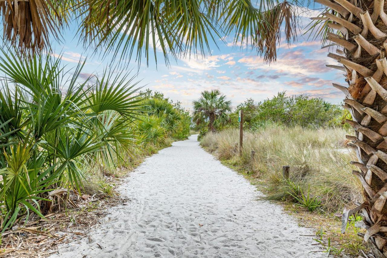 Heat Of Siesta Village Walk To Beach W Heated Pool Siesta Key Exterior photo
